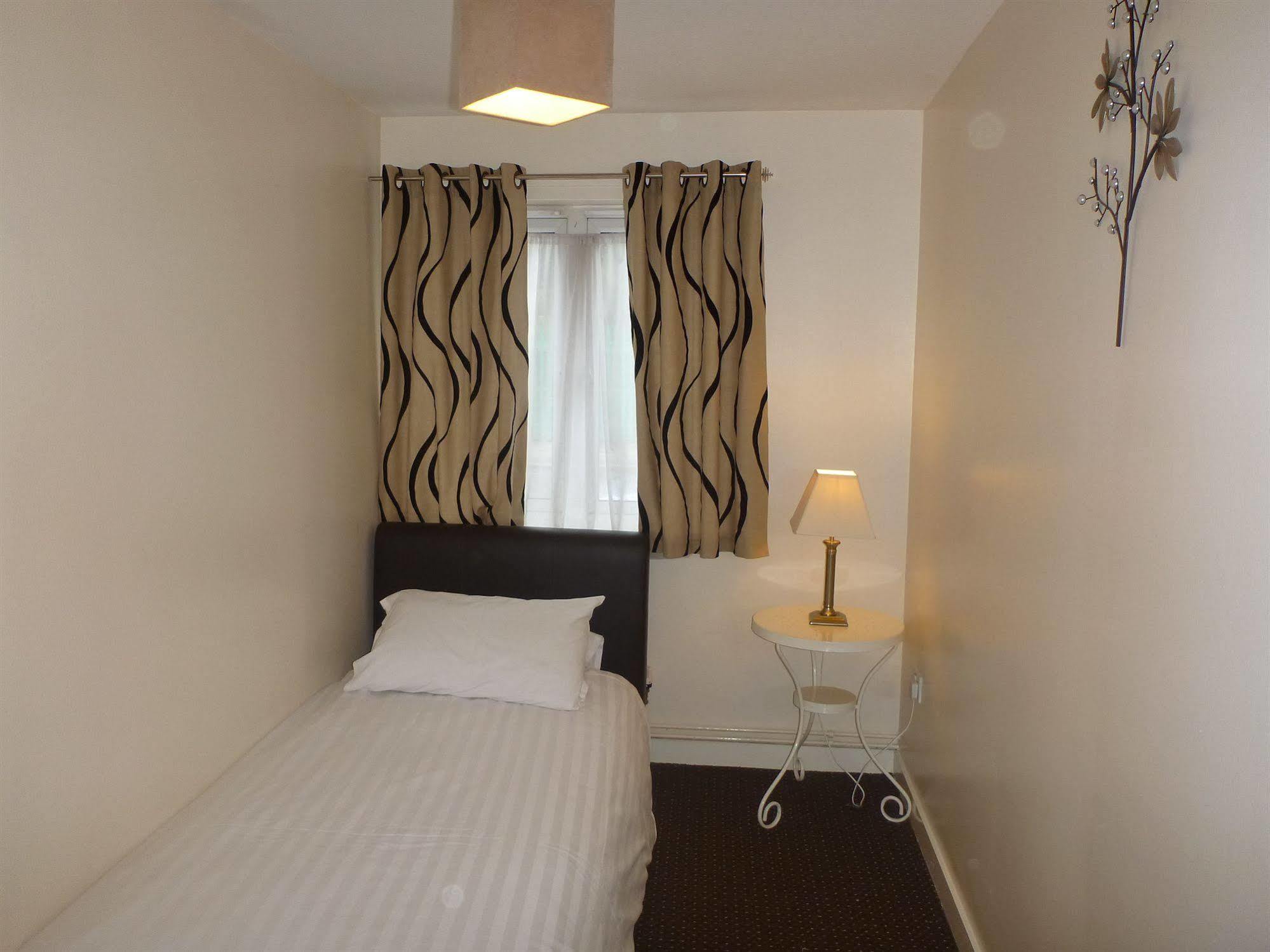 Oyo Arinza Apartments, Liverpool Exterior foto