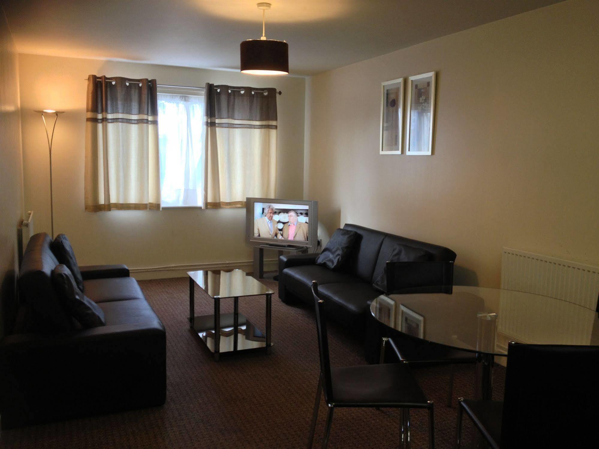 Oyo Arinza Apartments, Liverpool Exterior foto